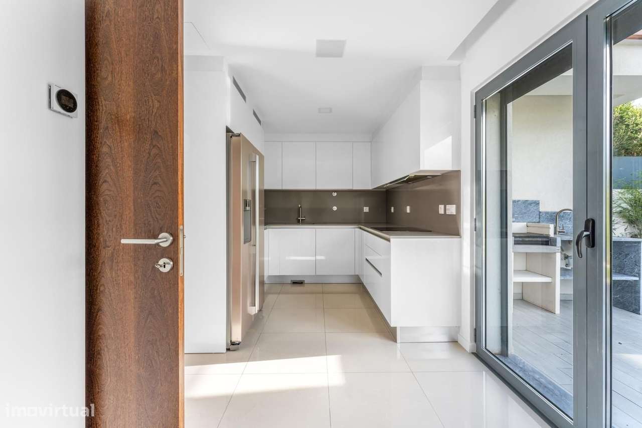 Moradia T3 + 1 com estacionamento, Atiba, Cascais - Grande imagem: 3/32