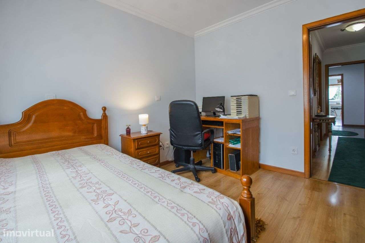 Apartamento T3 no Castêlo da Maia (ISMAI)-16