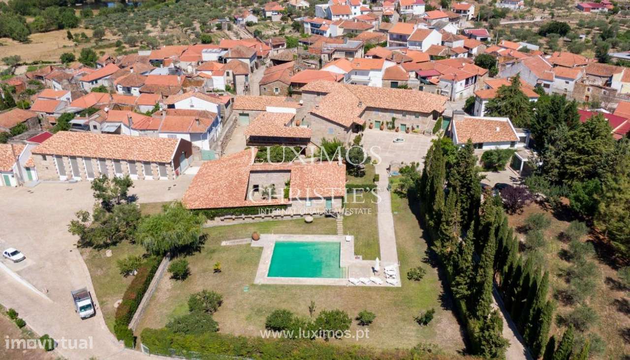 Venda: Propriedade secular com olival, capela, jardim e piscina, Miran-24
