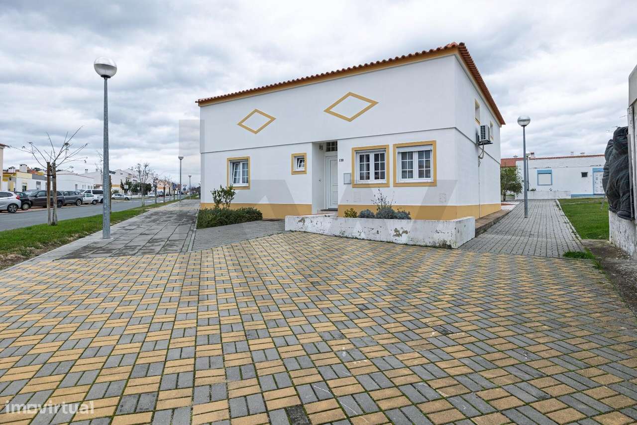 Moradia T3 com sótão Remodelada Bairro das Flores - Vila Nova de Santo - Grande imagem: 4/34