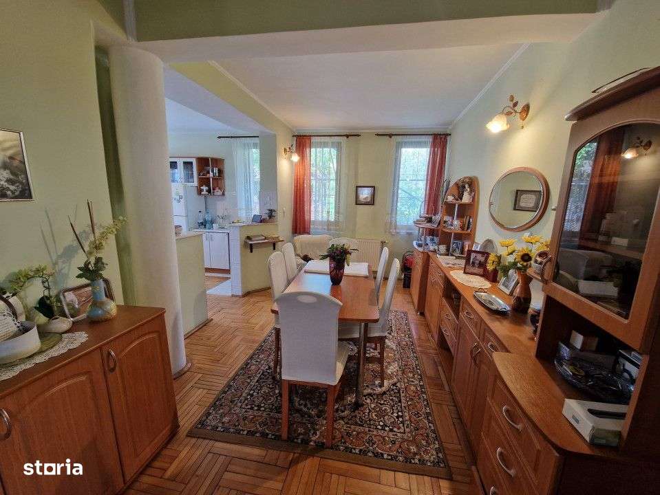 Vila cu Priveliste Panoramica si Versatilitate Unica – Str. Branului-8