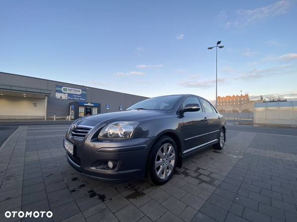 Toyota Avensis 1.8 VVT-i Sol - 2