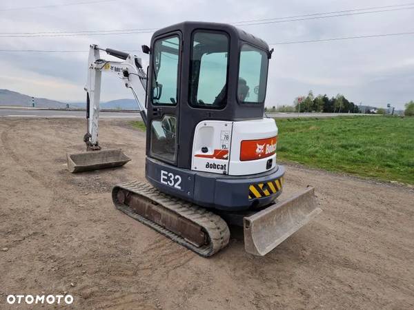 Bobcat E32 - 5