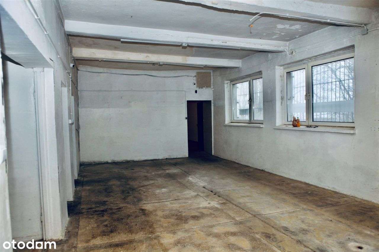 Dwa budynki. Mieszkalny i produkcyjno - magazynowy.-9