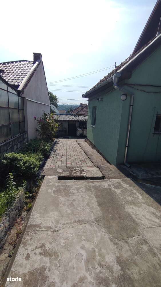 Vand casa cu 3 camere in cartierul Dambul Rotund-2