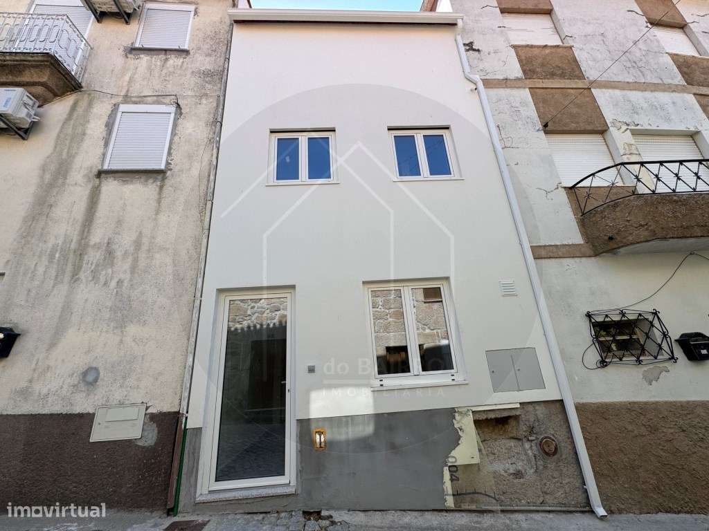 Estúdio T0 moderno, edifício reabilitado, Mourilhe-Mangualde-6