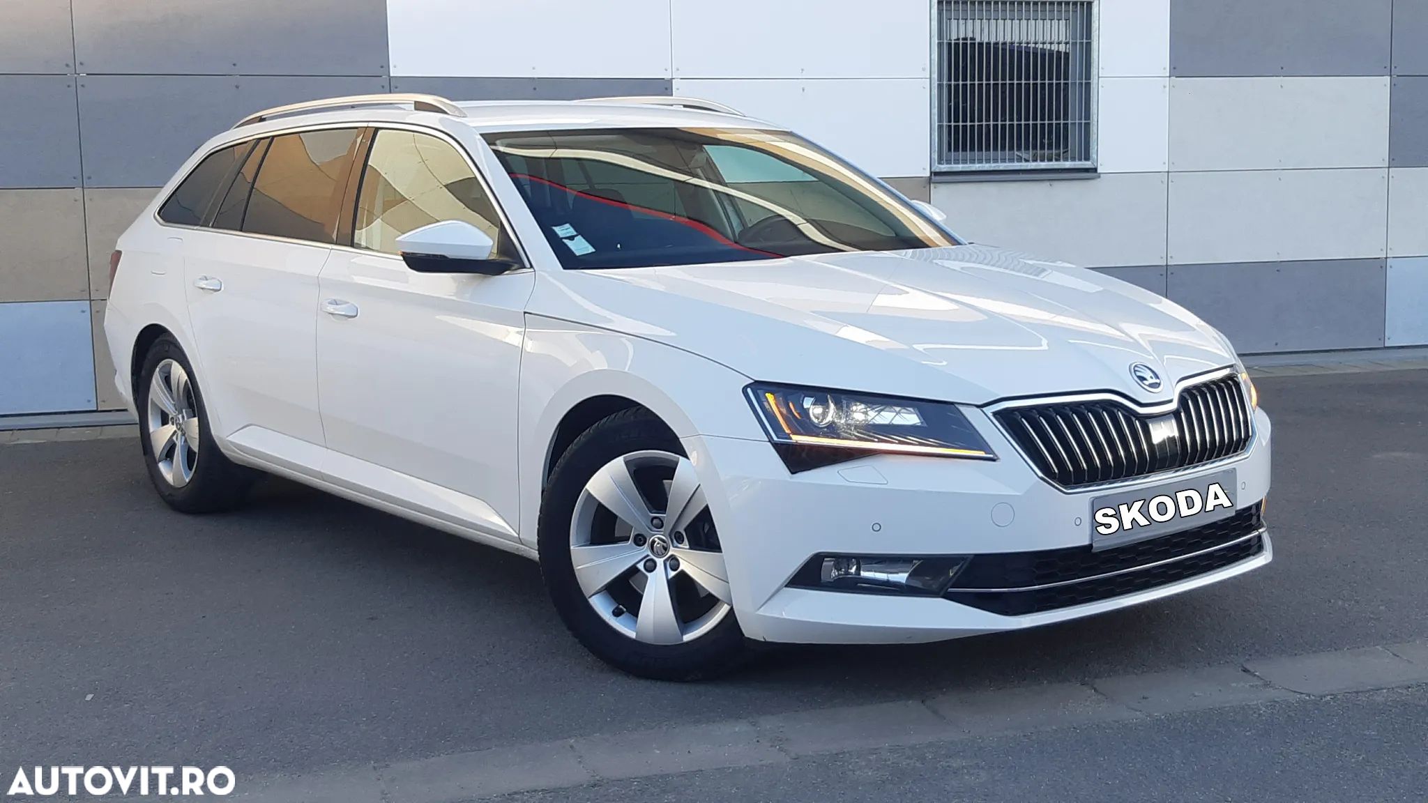 Skoda Superb Combi 2.0 TDI DSG Style - 1