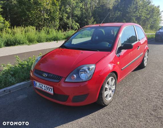 Ford Fiesta 1.3 Ambiente - 1