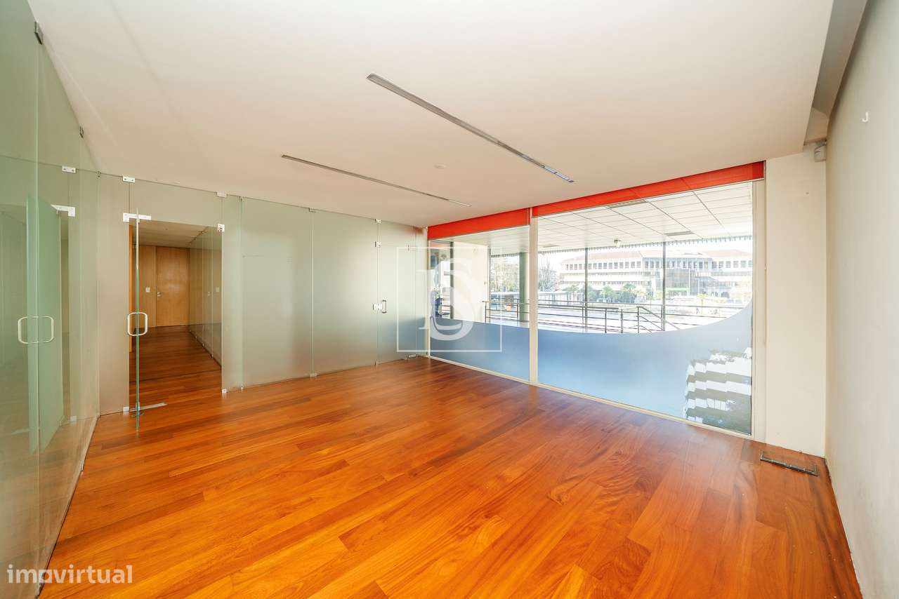 Loja 141m2 na Praça da Justiça, em frente ao Tribunal, Braga-27