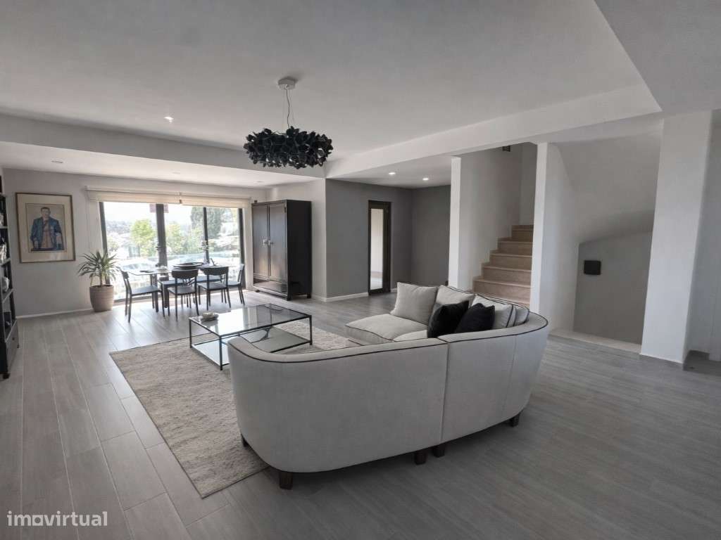 Moradia T4 com Terraço e Garagem | A 5 Minutos da Ericeira - Grande imagem: 3/43