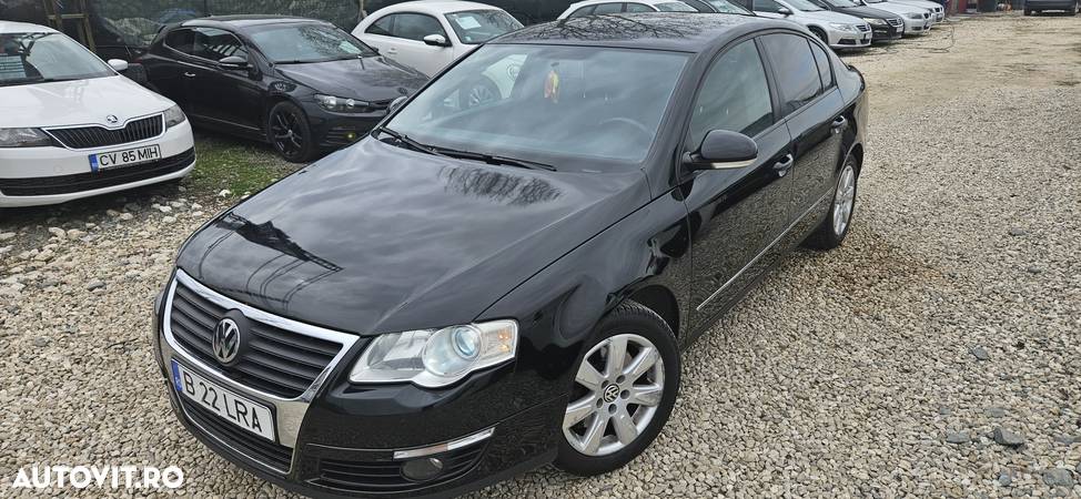 Volkswagen Passat 1.8 TSI Trendline DSG - 1