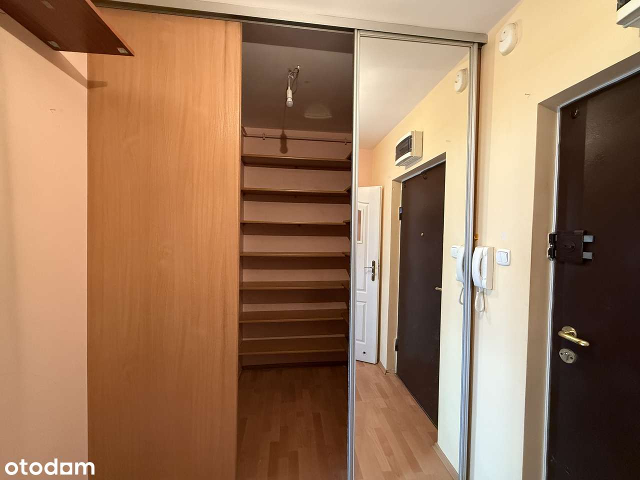 Kawalerka + 2 schowki na piętrze 4m2 w cenie mieszkania, loggia 10 m2-11