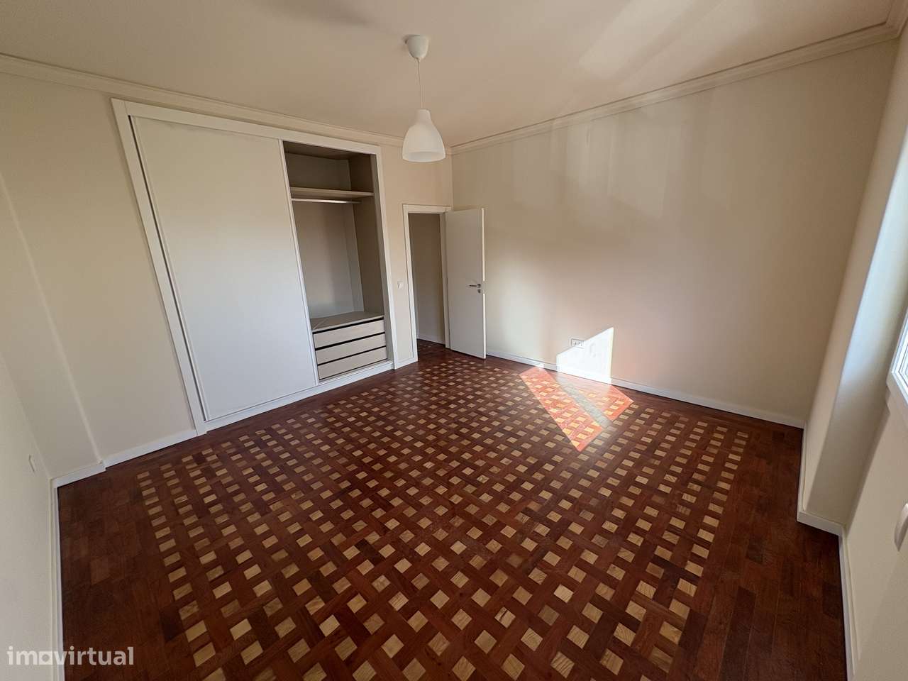 T3 com terraço de 40m2 no metro da pontinha - Grande imagem: 3/17