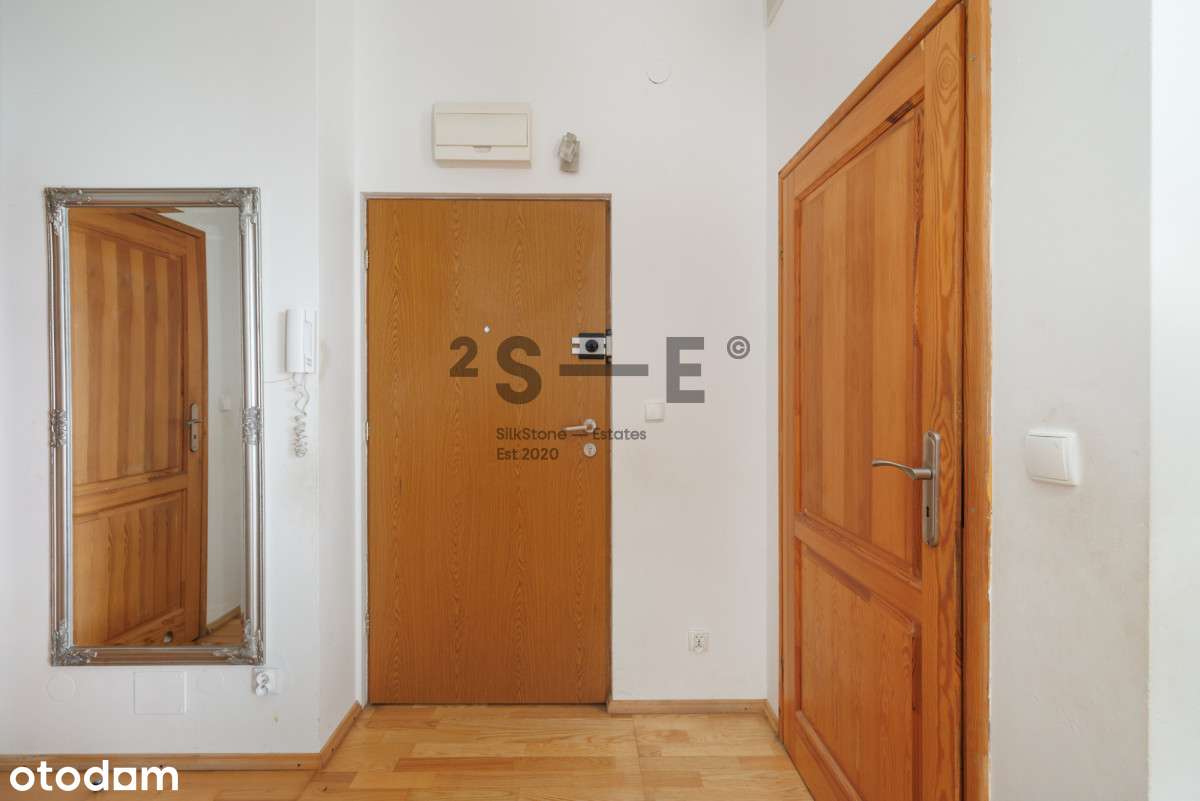 Wysokie na 3 metry 2 pokoje na ostatnim piętrze-12