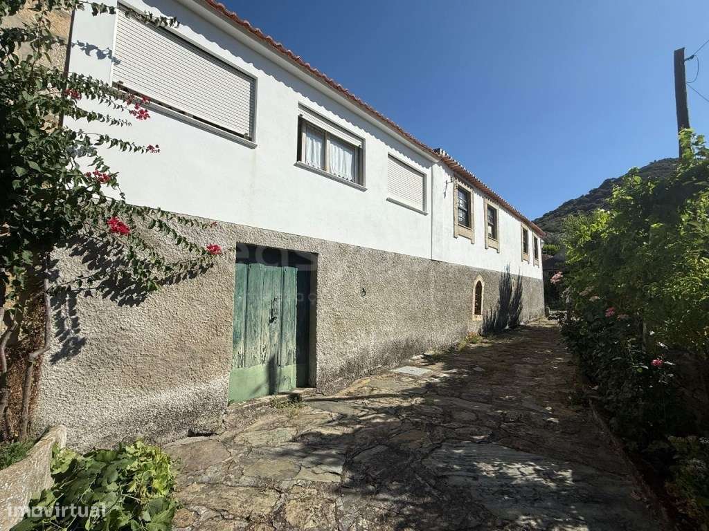 Quinta Histórica T5 no Douro Internacional com vinha produtiva e in... - Grande imagem: 4/20