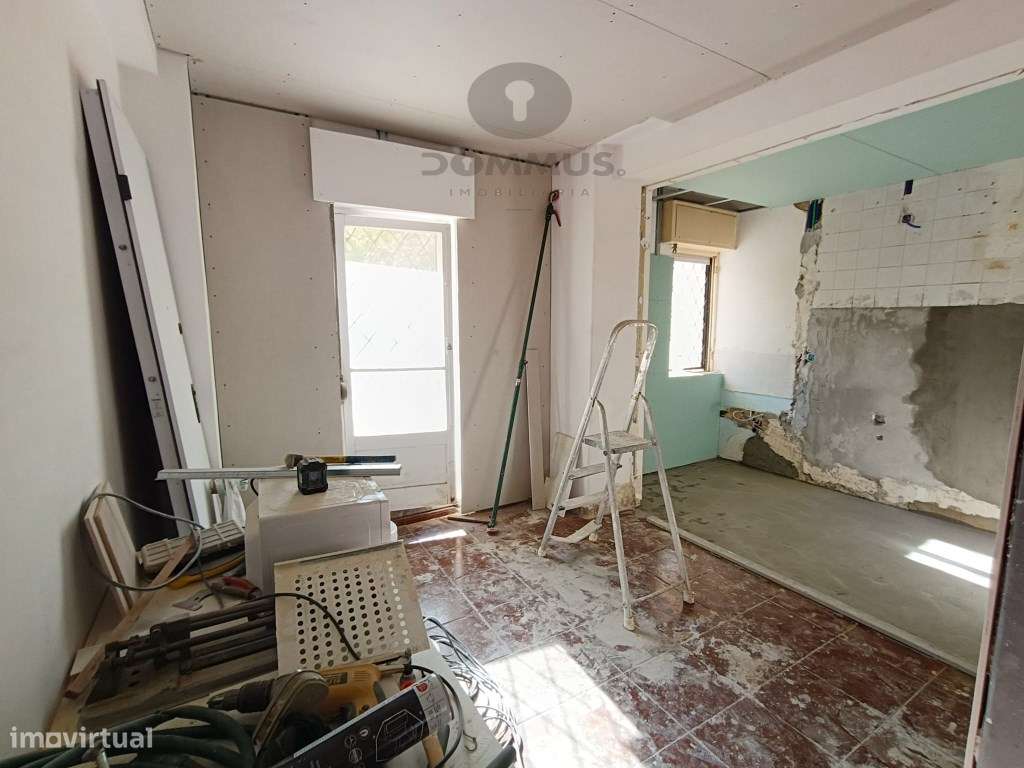 Apartamento T1 na Reboleira totalmente remodelado com terraço-5