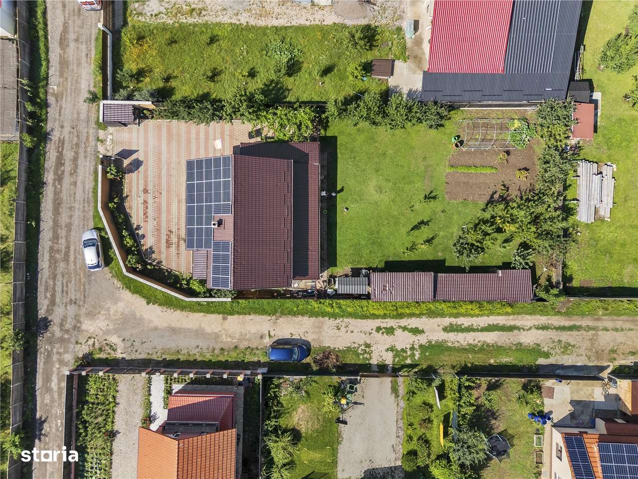 Casa Vila superba cu 5 camere si 922 mp teren Harman Brasov-1