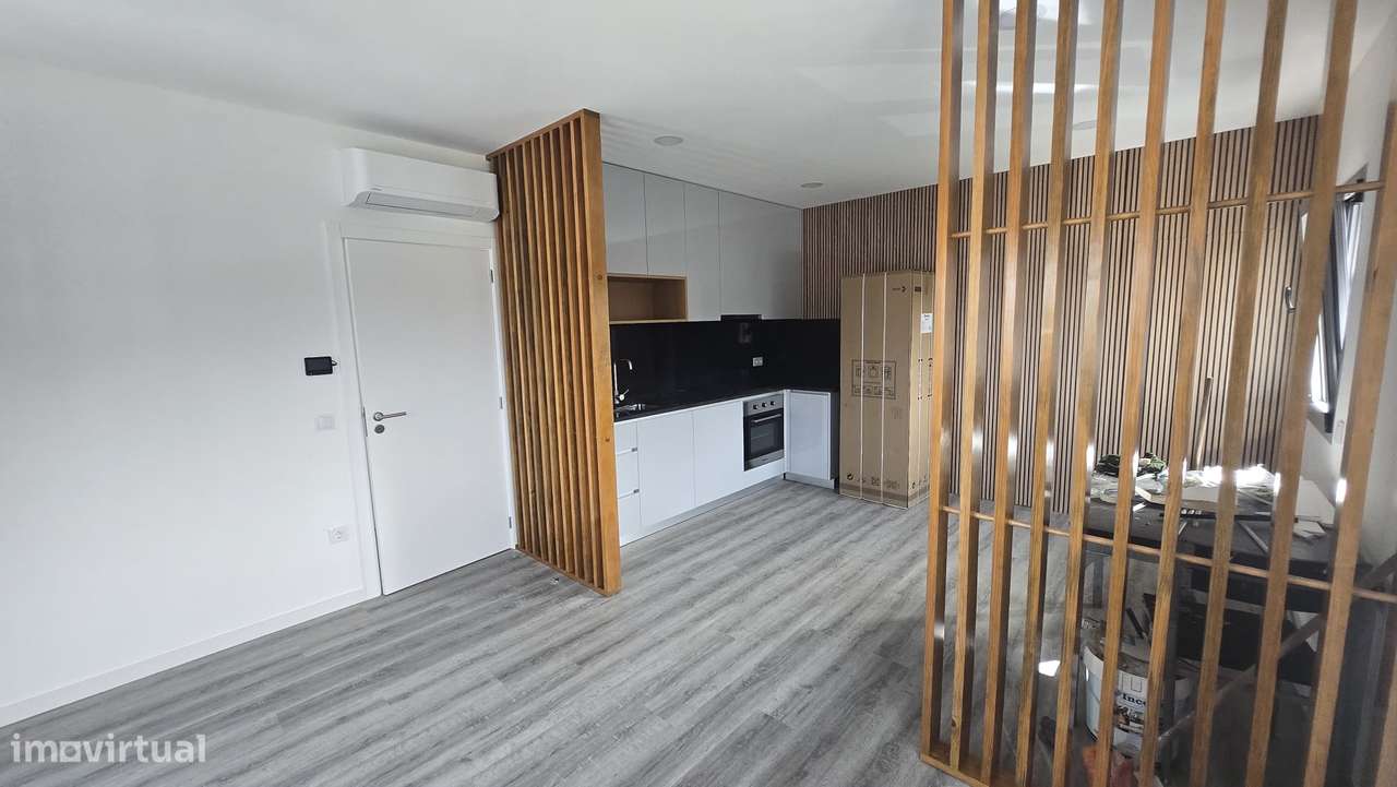 Arrenda andar Moradia Centro de Oldrões Penafiel - Grande imagem: 2/11