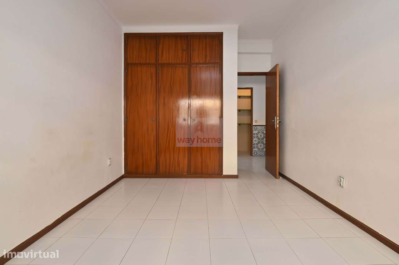 Apartamento T2 | Central | Baixa da Banheira-11