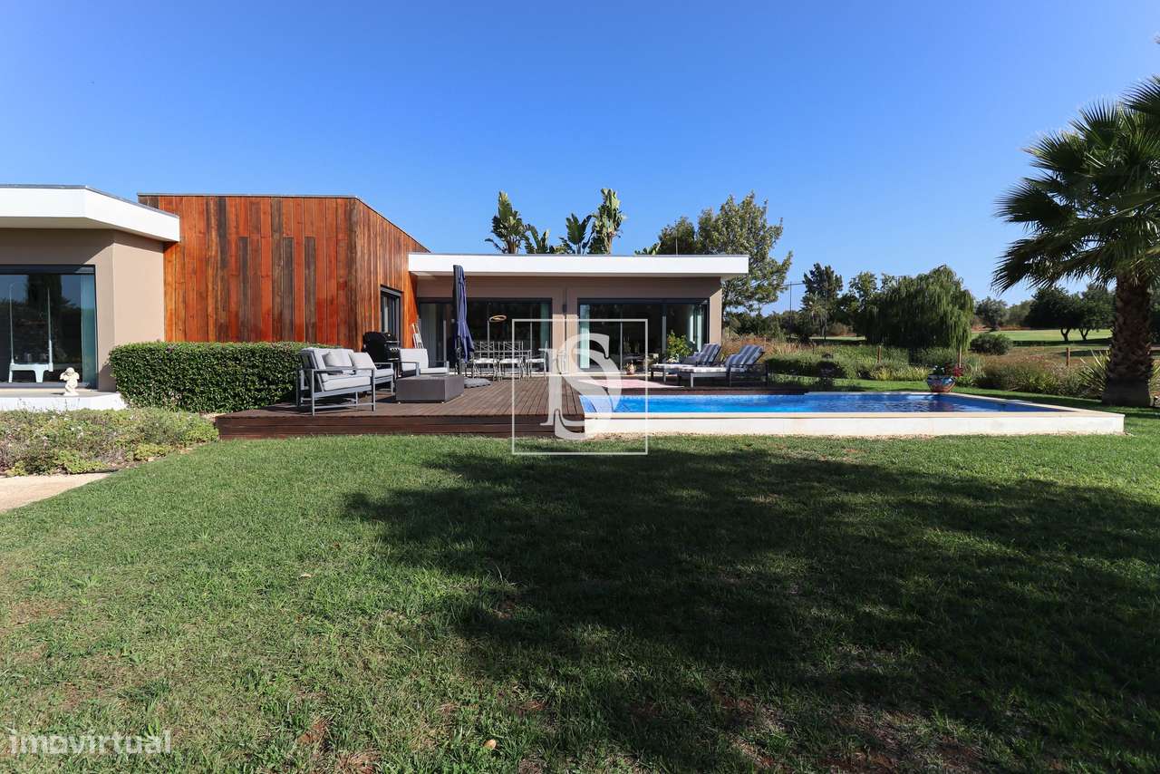 Fantástica moradia T3-15