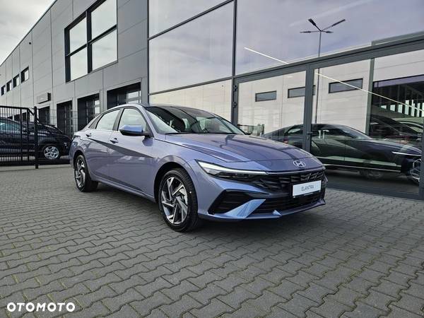 Hyundai Elantra 1.6 Executive CVT - 4