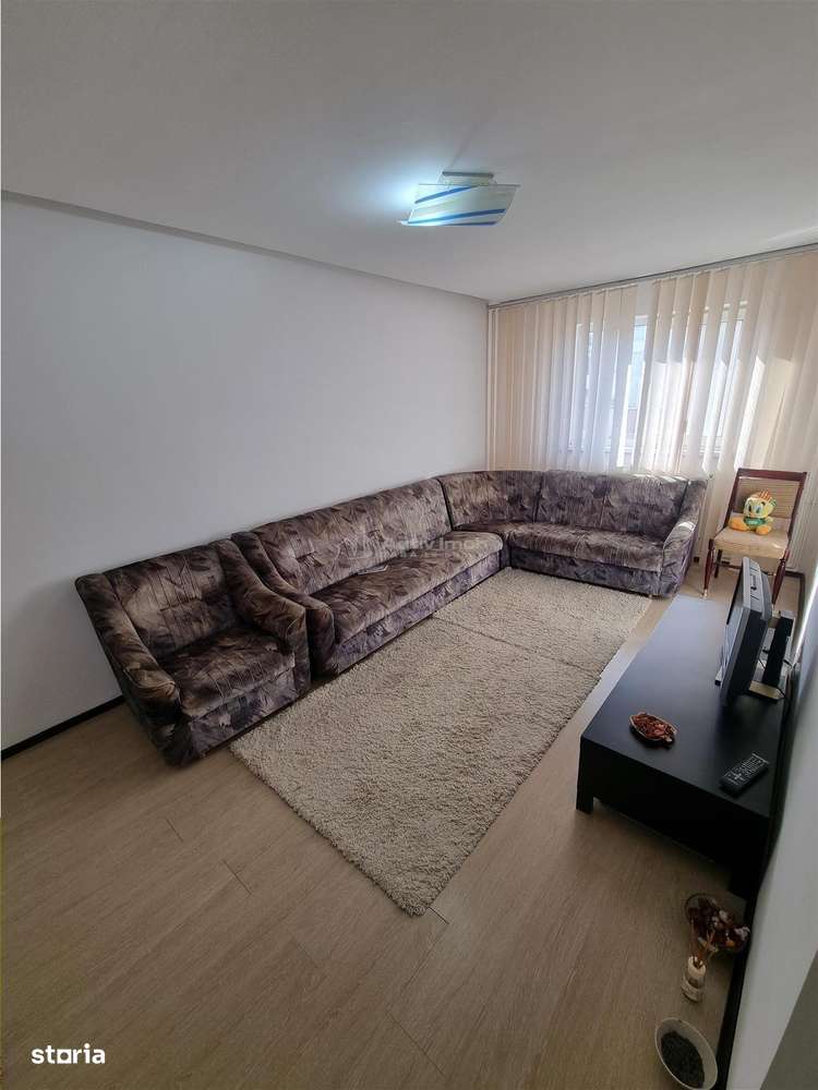 Apartament 3 cam renovat  et 3 din 4  zona F-uri - Imagine principală: 4/12