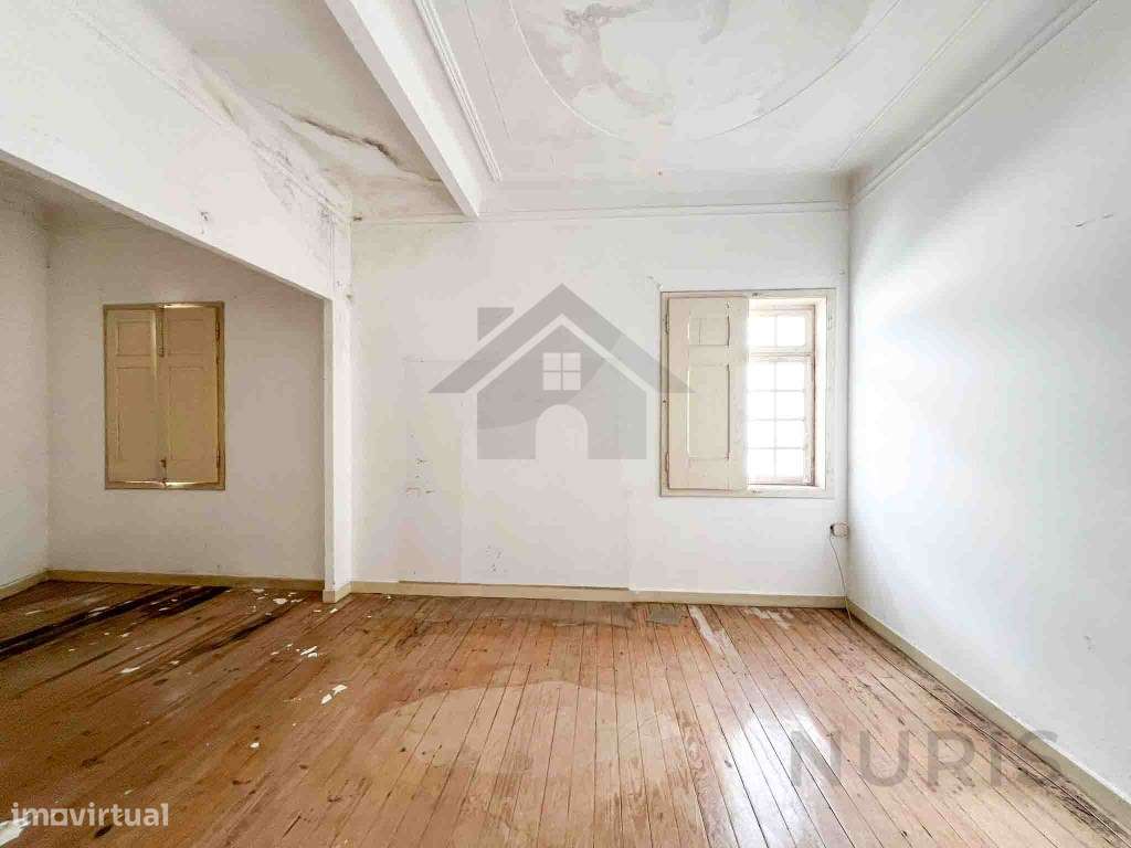 Moradia T3 com Espaço Comercial para Venda em Portimão-5