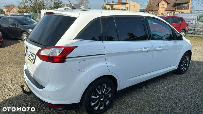 Ford Grand C-MAX - 11