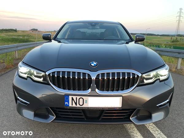 BMW Seria 3 320d xDrive Luxury Line - 9