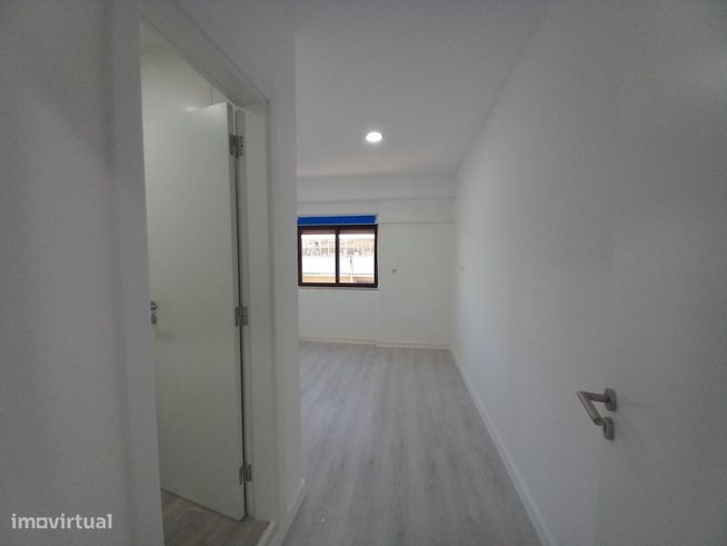 Apartamento Duplex Totalmente Remodelado na Costa da Caparica-15
