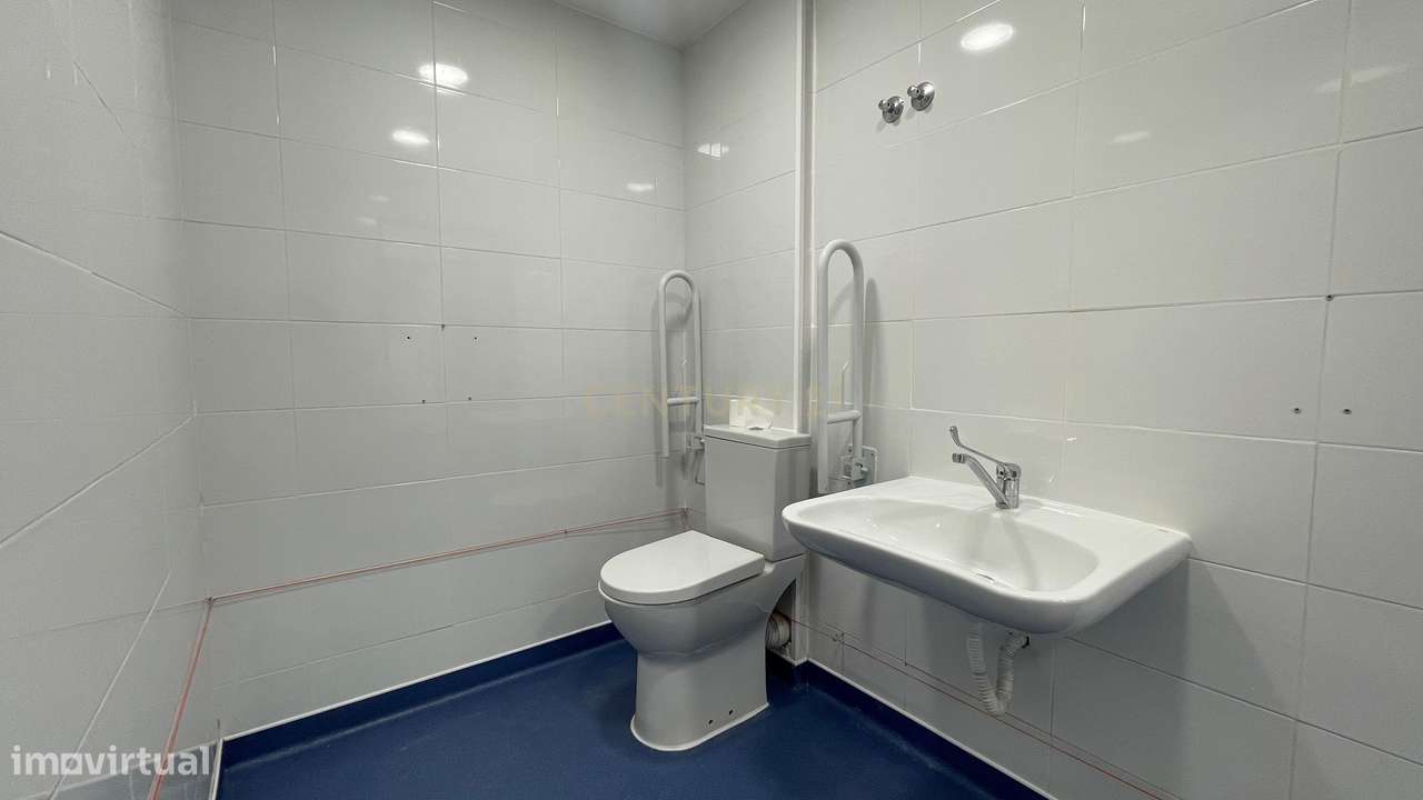 Espaço Comercial em Linda-a-Velha-27