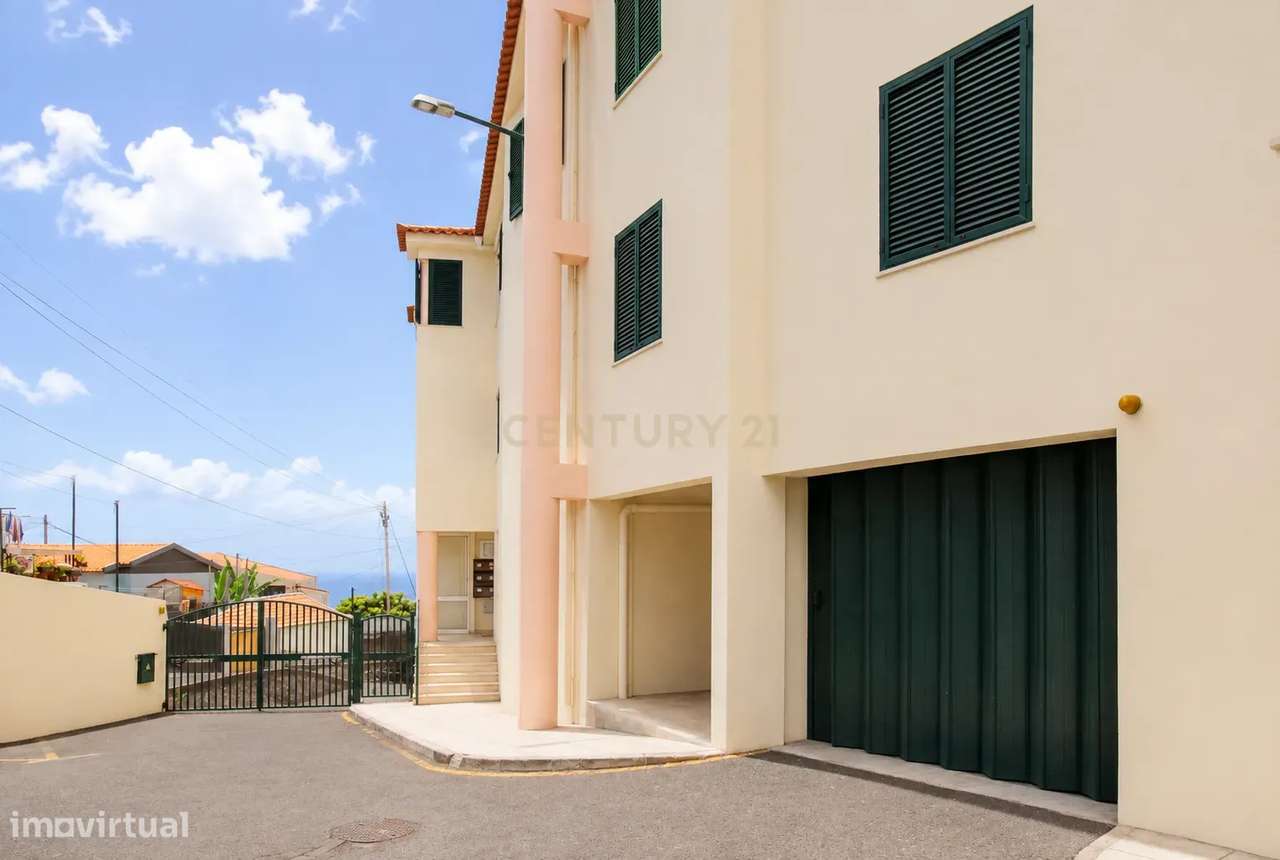 Apartamento T3 à venda em Santo António, Funchal-0
