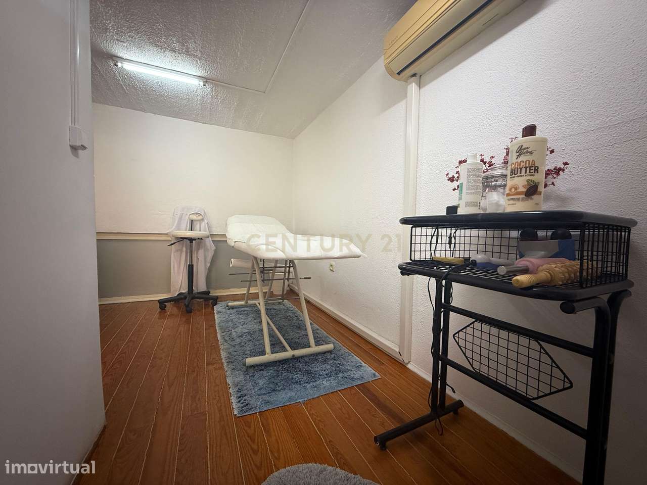 Loja totalmente equipada  – Santo António dos Cavaleiros-34