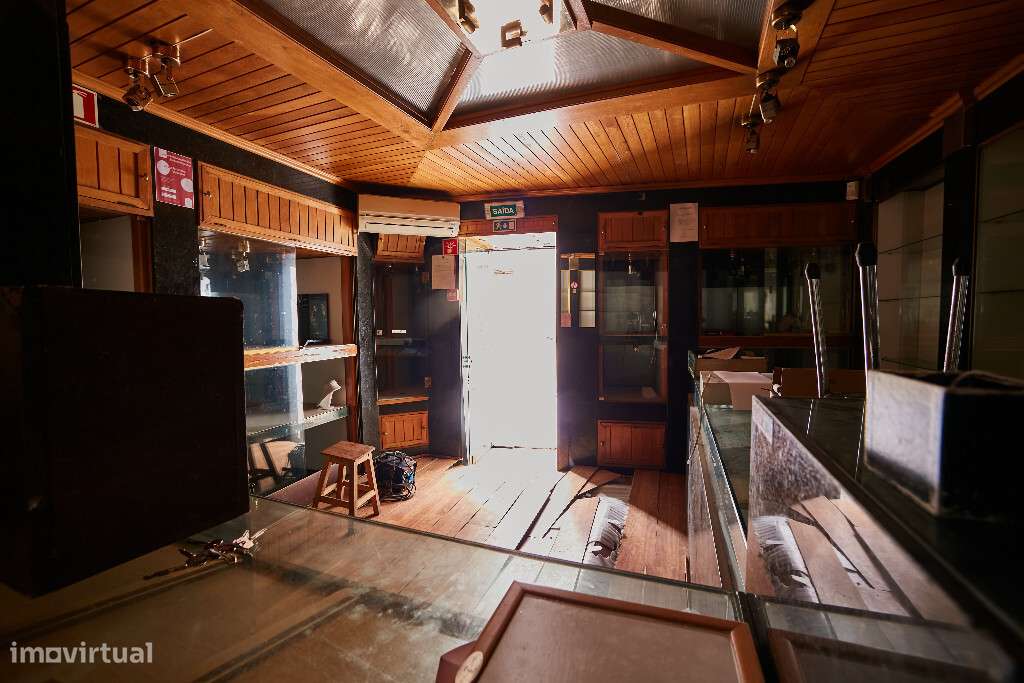 Prédio em zona da Alta - Grande imagem: 3/11