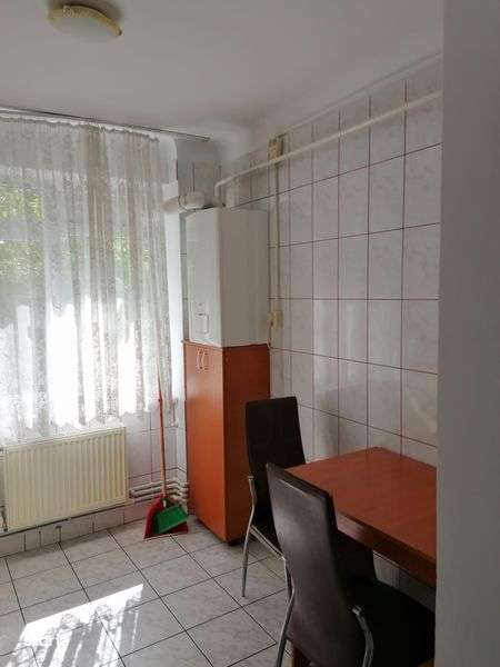 Apartament 2 camere de închiriat - Imagine principală: 4/5