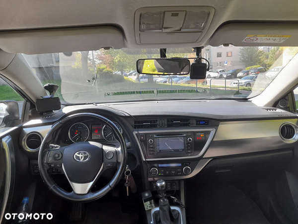 Toyota Auris 1.6 Premium Comfort - 15