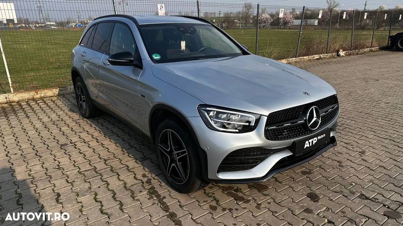 Mercedes-Benz GLC 300 e 4MATIC - 3