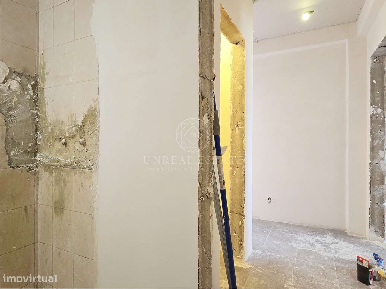 Apartamento T3 em Remodelação com Terraço de 80 m² e Parqueamento | Se-48