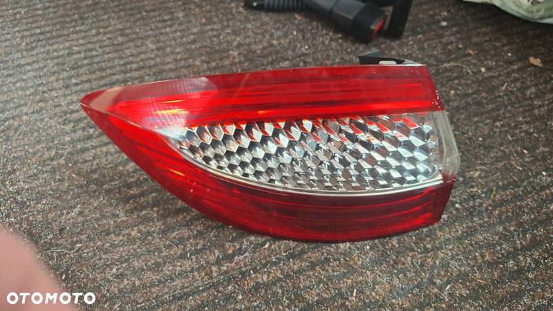 Lampa  lewa  tył FORD MONDEO MK4 Kombi Combi - 1