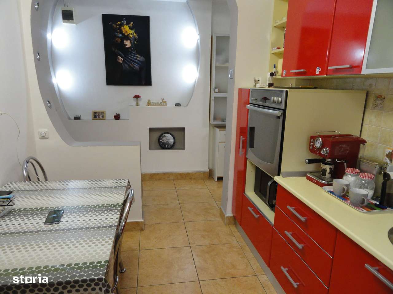 Apartament 3 camere, 2 bai, etaj 2 Micalaca, renovat mobilat, la cheie-1