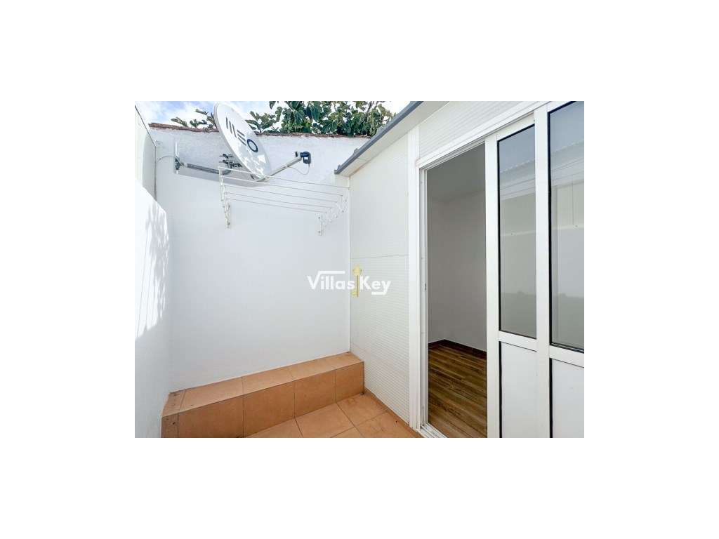 Casa tradicional, com 2 quartos e pequeno quintal, Lagos , Odiaxere. - Grande imagem: 5/16