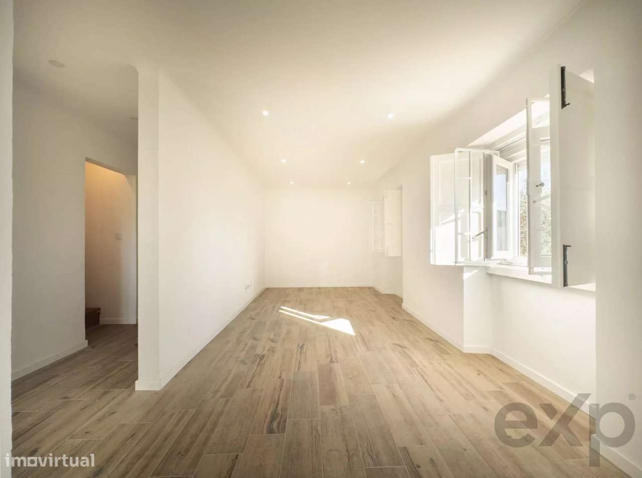 Mude-se imediatamente | Casa de 3 Quartos, 4 Banheiros com Horta de Cí - Grande imagem: 4/36