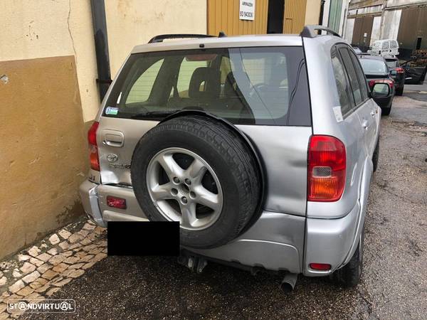 Toyota Rav 4 2.0 D-4D Diesel de 2003 para peças - 4