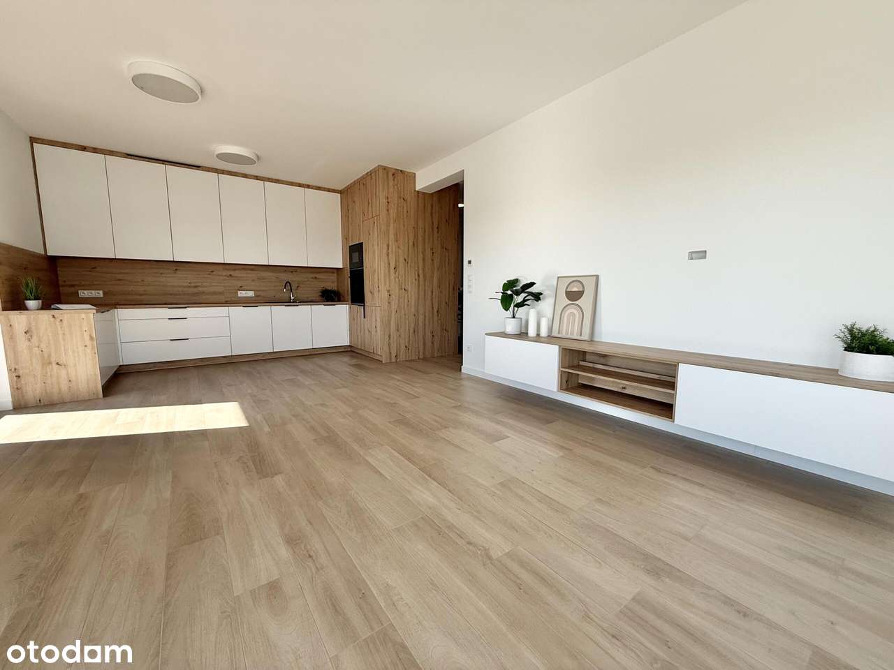 Duże, wykończone mieszkanie na sprzedaż-1