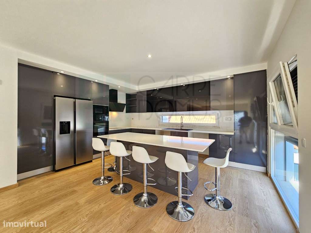 Nova moradia T4 com piscina, em Alverca, Vila Franca de Xira, Lisboa - Grande imagem: 4/54