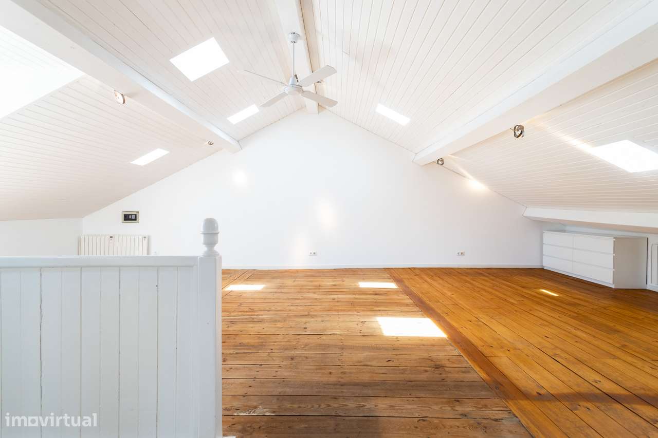 Cobertura com 65m2 com terraço em edifício pombalino no coração do Prí - Grande imagem: 3/27