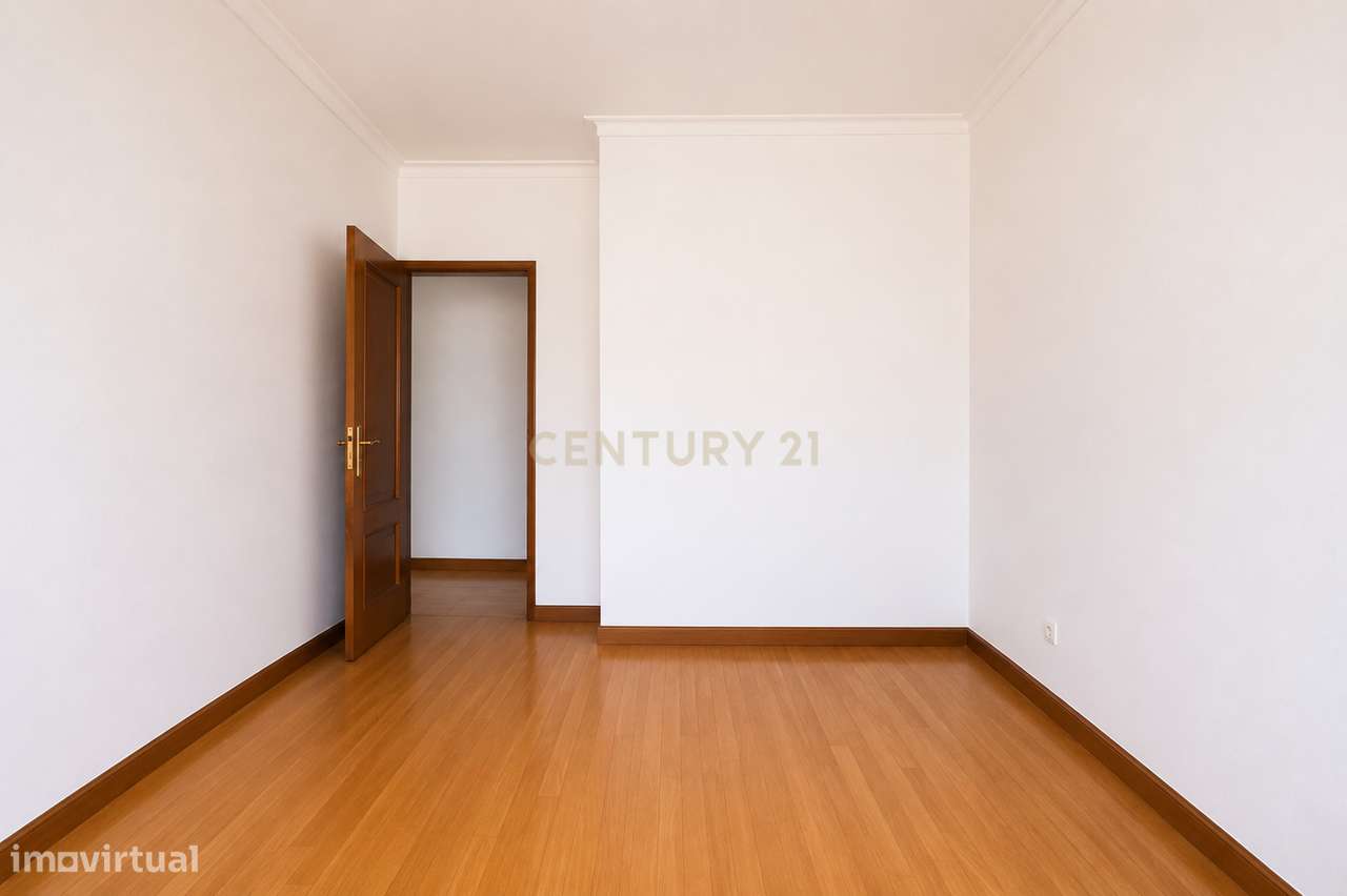 T5 ou T2+3 Duplex: Habitação Própria ou Investimento-9