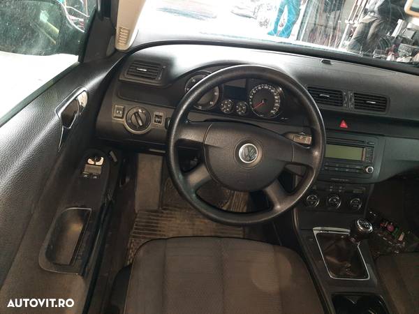 Dezmembrez VW Passat B6 - 6