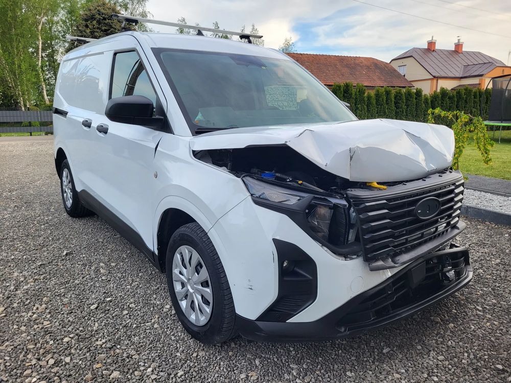 Ford Transit Courier 2024