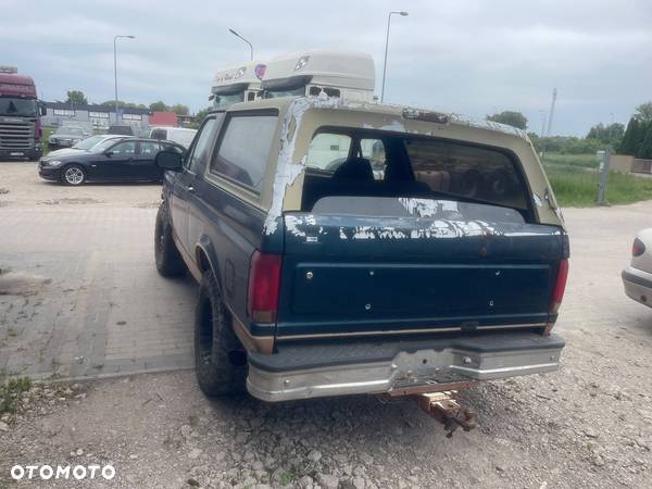 Ford Bronco - 4